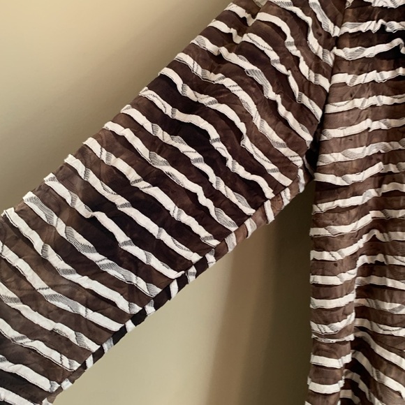 Frank Lyman Animal Print cardigan textured burnout stripes asymmetrical holiday - Picture 3 of 7
